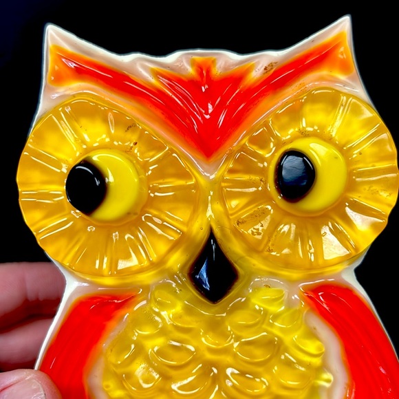 Retro 60’s “WONDERMOLD” lucite /resin owl shaped napkin/ letter holder - Picture 5 of 8